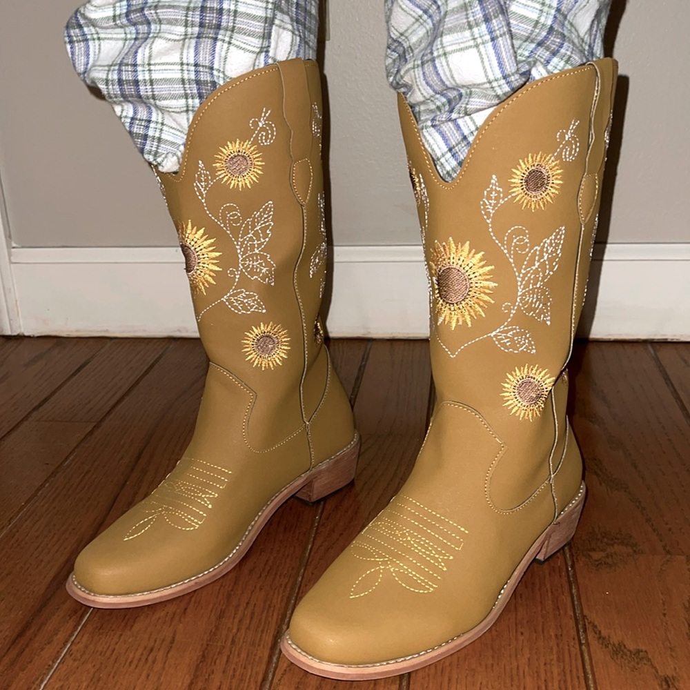 Brown Sunflower Embroidery Cowboy Boots size 37